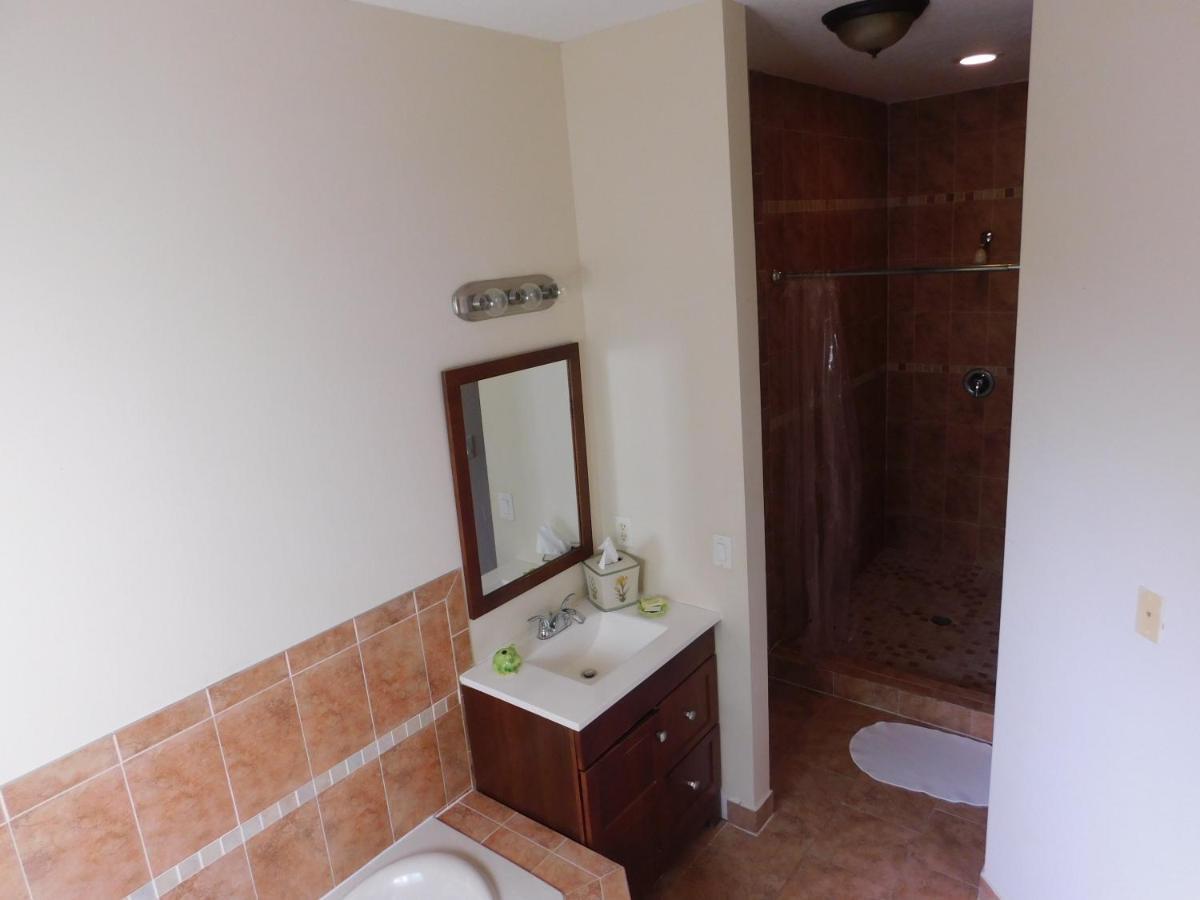Hennesseey House Florida マイアミ エクステリア 写真